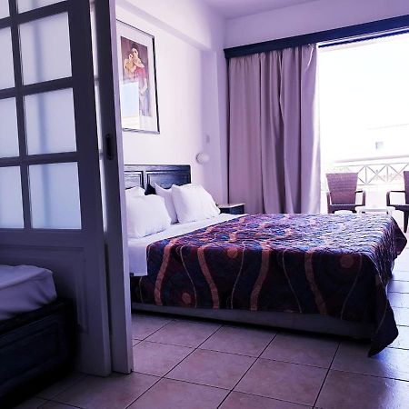 Klorakas Sea Base Holiday Apartments מראה חיצוני תמונה