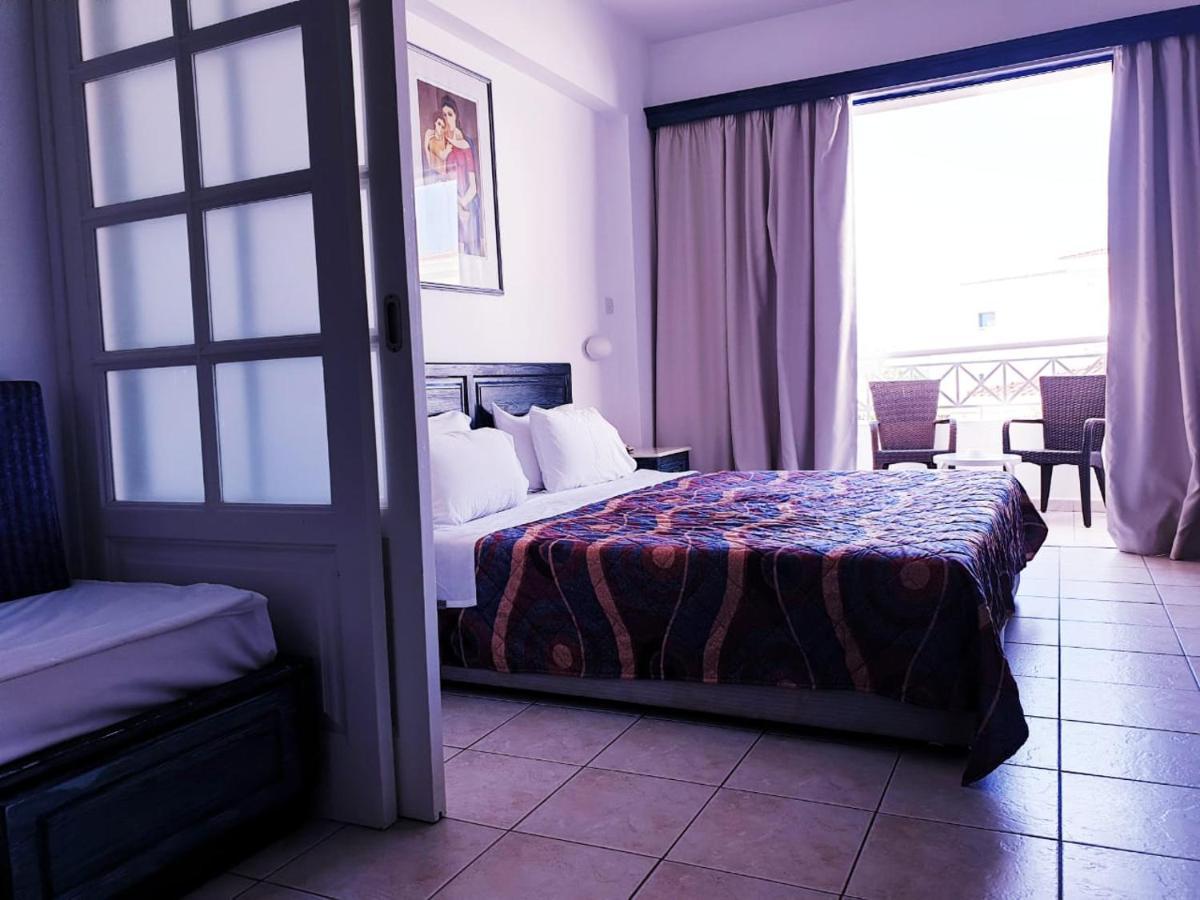 Klorakas Sea Base Holiday Apartments מראה חיצוני תמונה